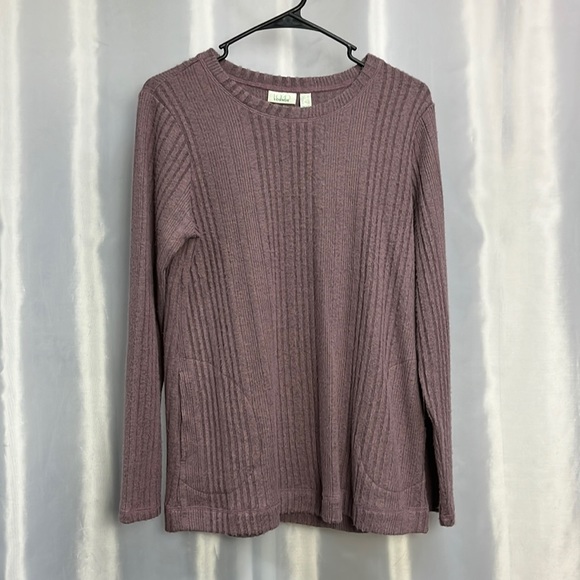 LOGO by Lori Goldstein Tops - LOGO women’s top with pockets. New